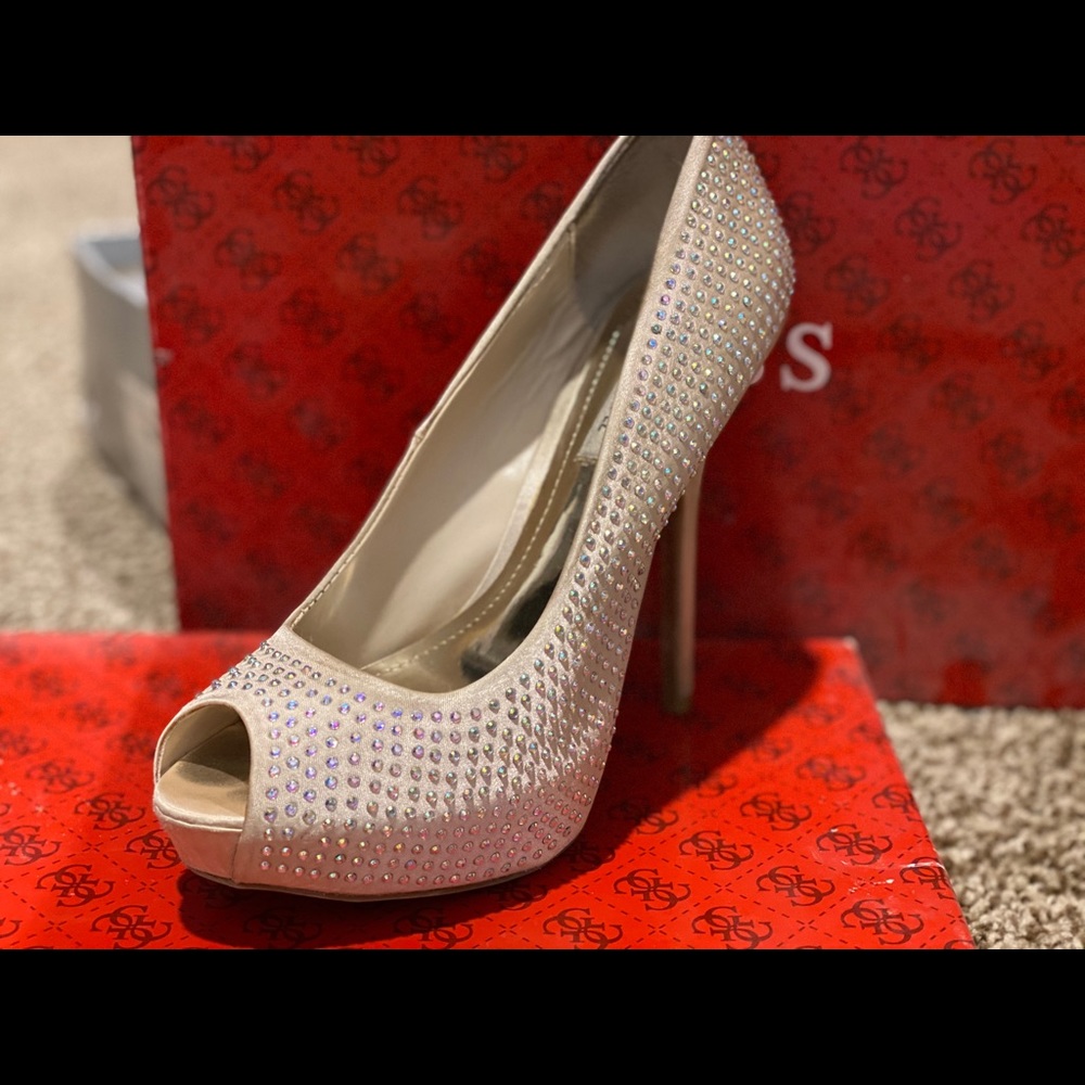 Jennifer Lopez bling blush stilettos 6 1/2